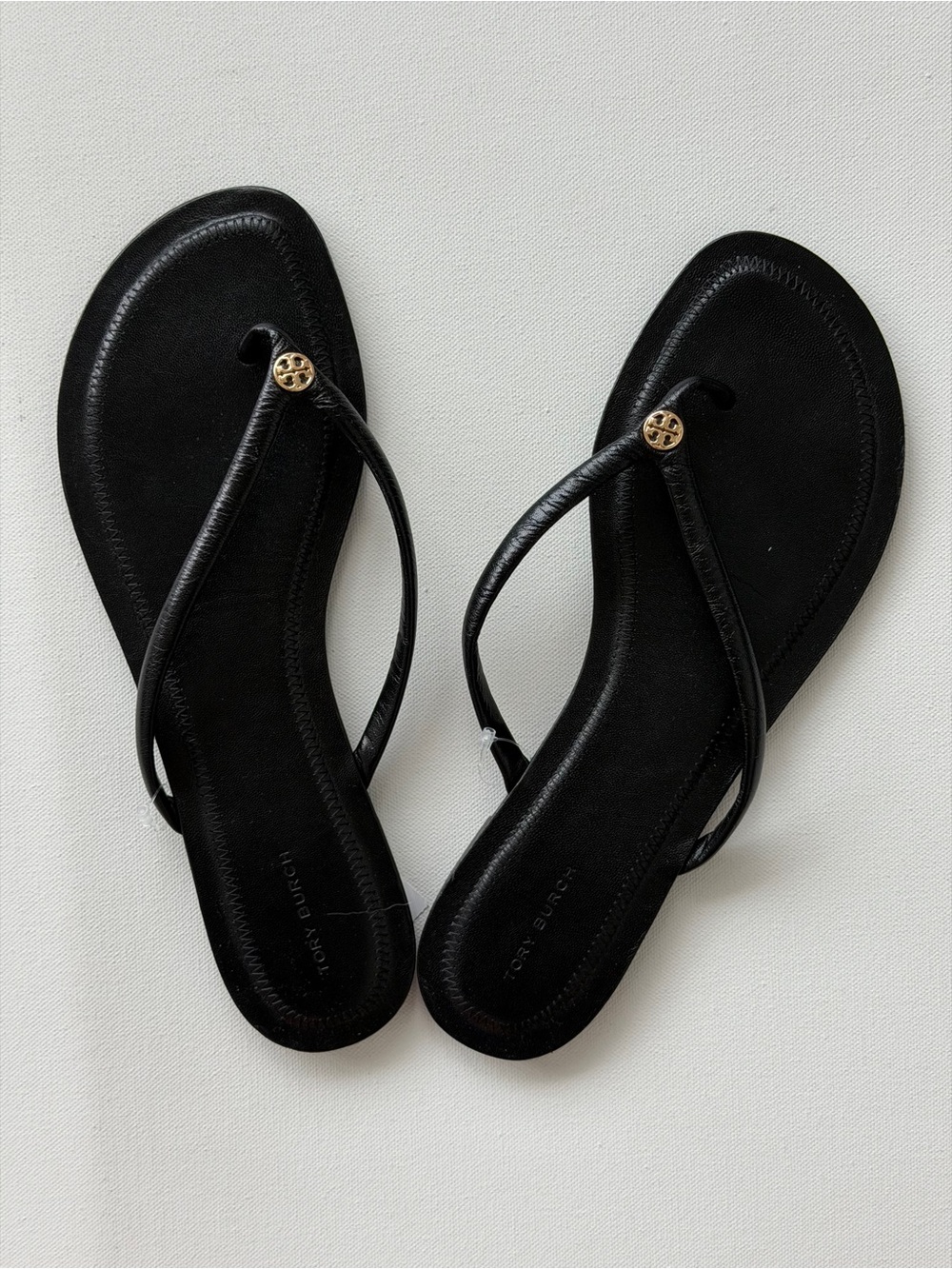 Tory Burch Chelsea Leather Flip-Flops. Size 10.